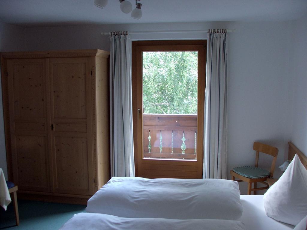 Hotel Haus Vasul Sankt Anton am Arlberg Pokoj fotografie